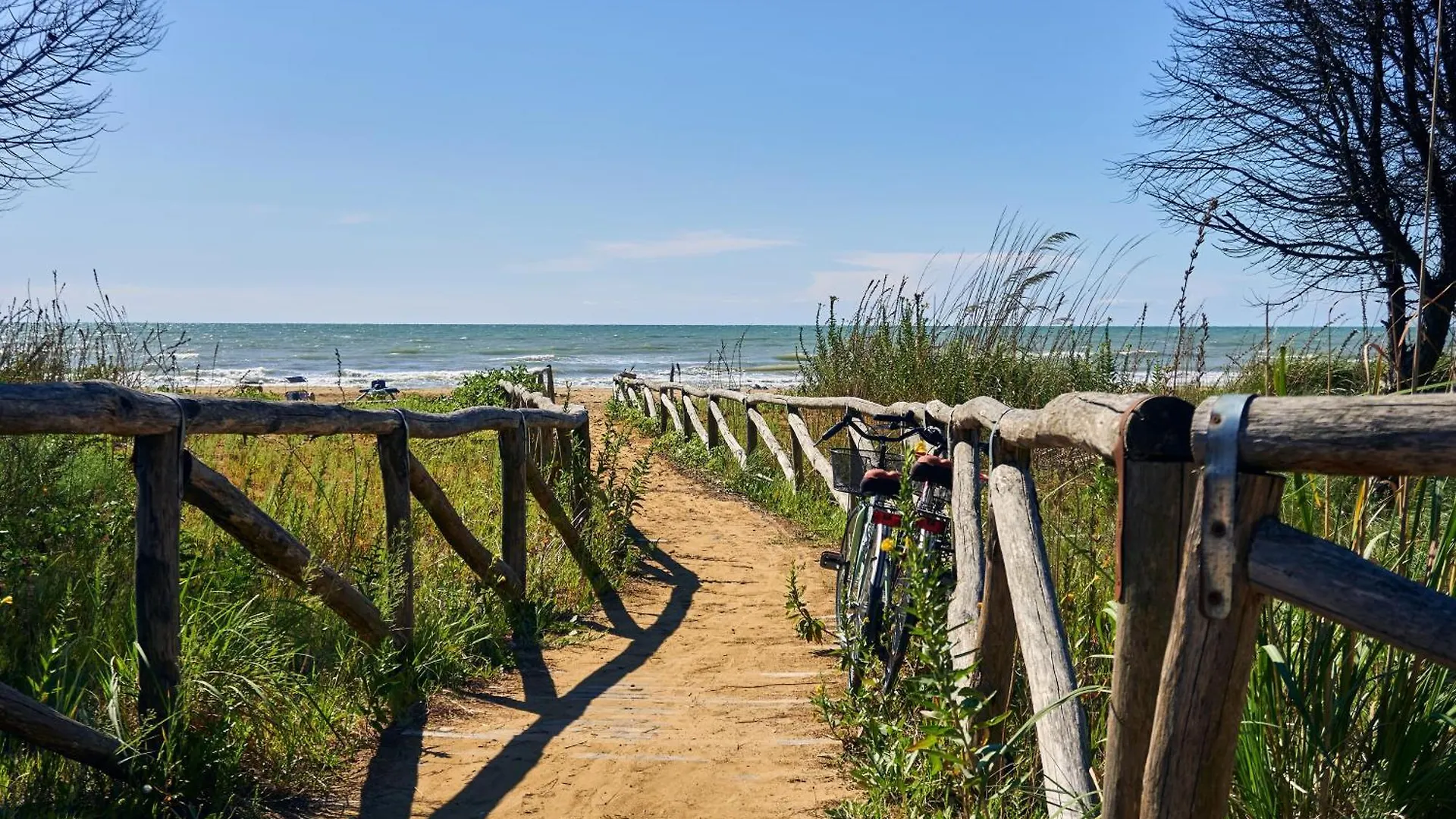 Lovely Beachfront 1 Bedroom Apartment - Beahost Bibione 0*,  Italien