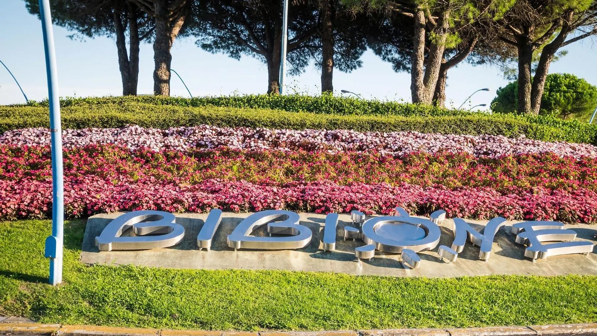 Lovely Beachfront 1 Bedroom Apartment - Beahost Bibione 0*,  Italien